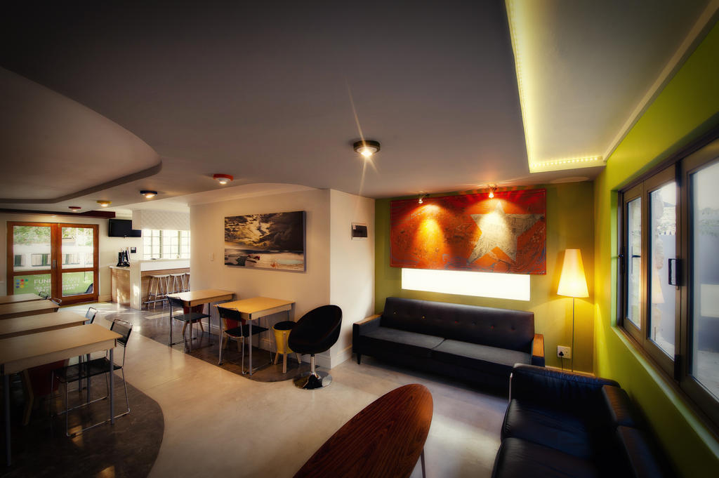 Funky Town 4*